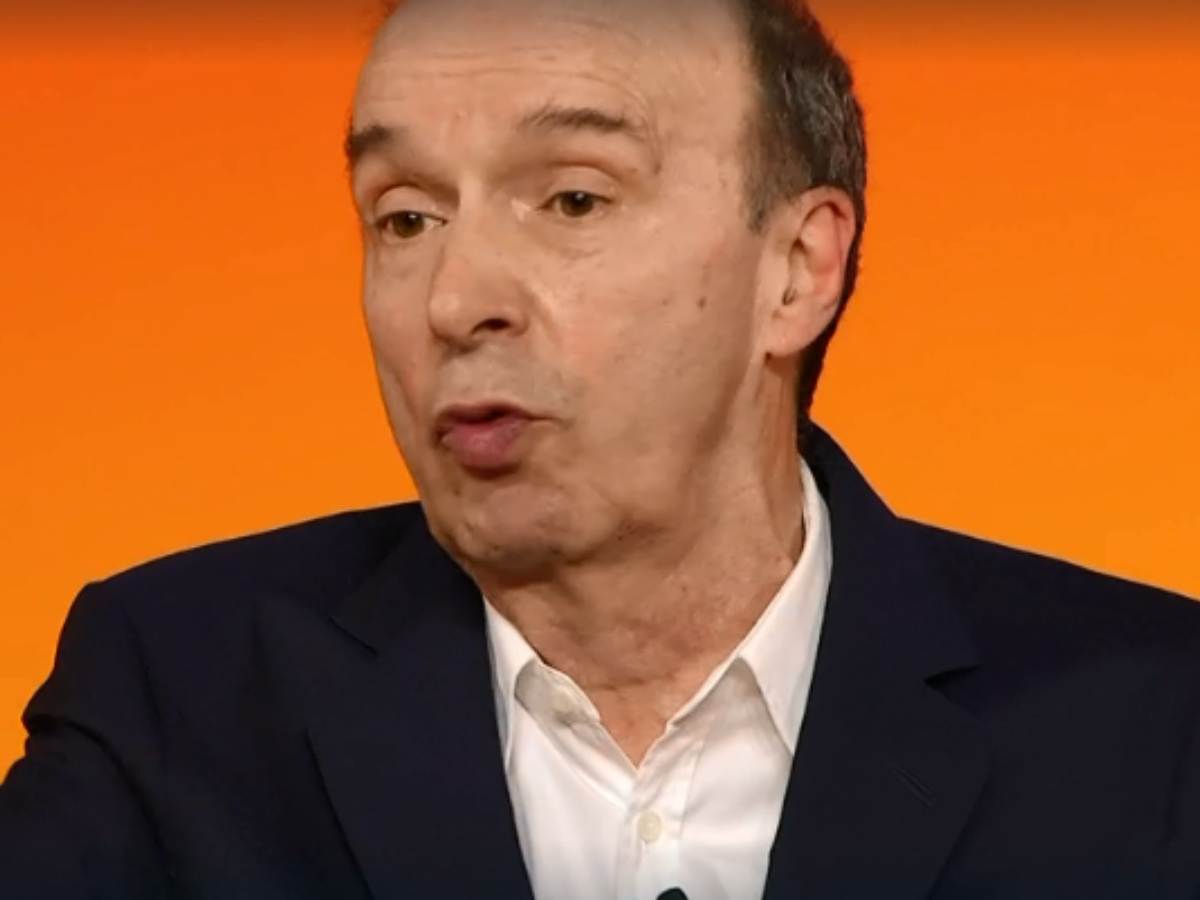 roberto benigni in un momento dello show televisivo Il Sogno