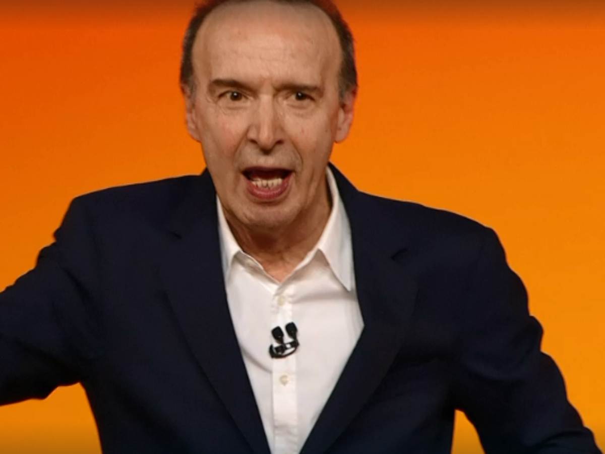 roberto benigni in un momento dello show televisivo Il Sogno