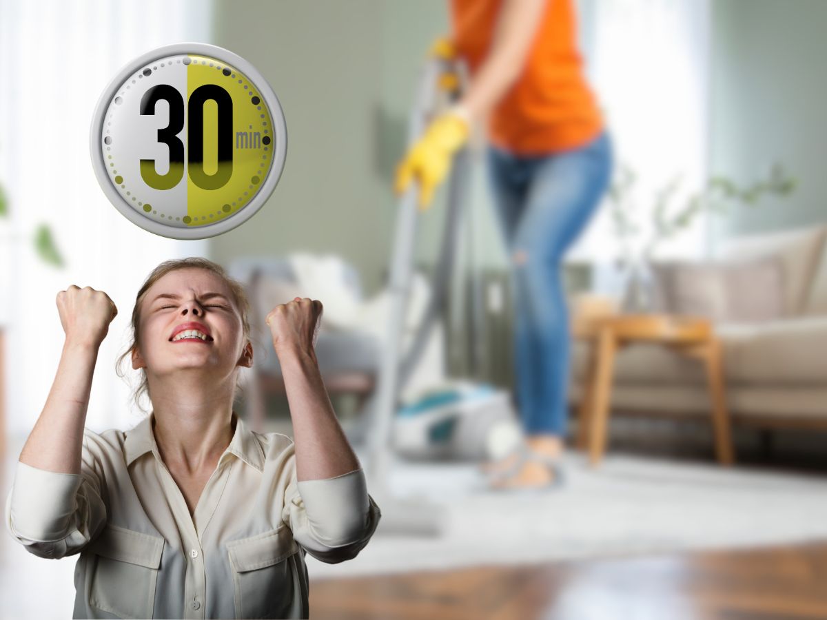donna che pulisce cucina e un'altra che esulta con timer 30 minuti